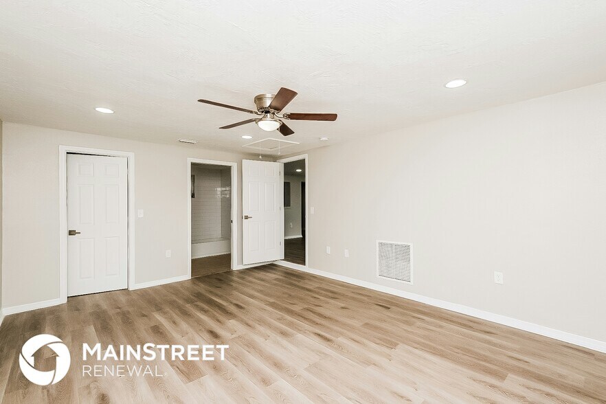 Building Photo - 3914 Pensdale Dr