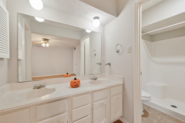 Building Photo - 2018 Windy Meadow Dr