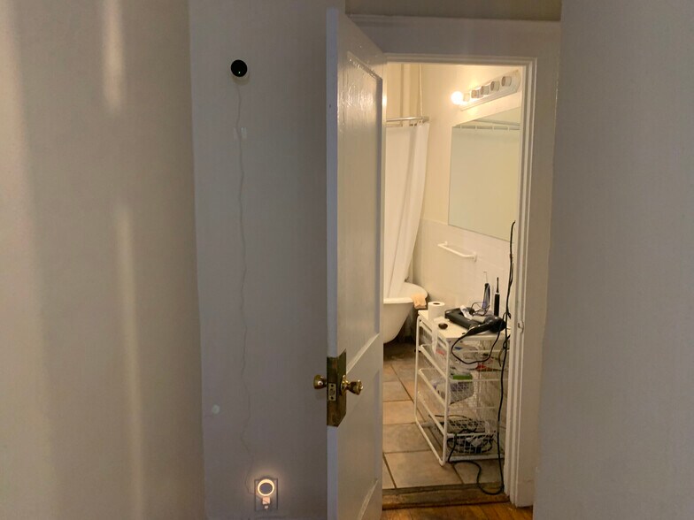 Building Photo - 5 Barrows St