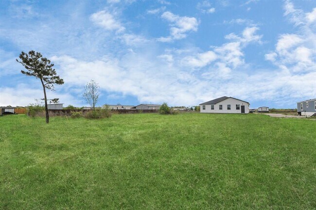 Building Photo - 673 Rd 5822