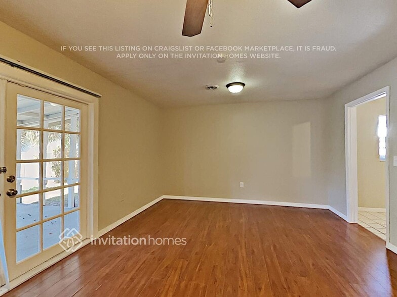 Building Photo - 808 65th Ave W