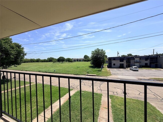 Building Photo - 3309 Fallmeadow St