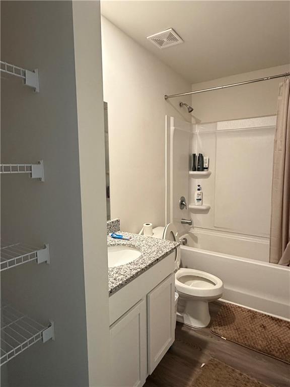 Building Photo - 633 Tudor St