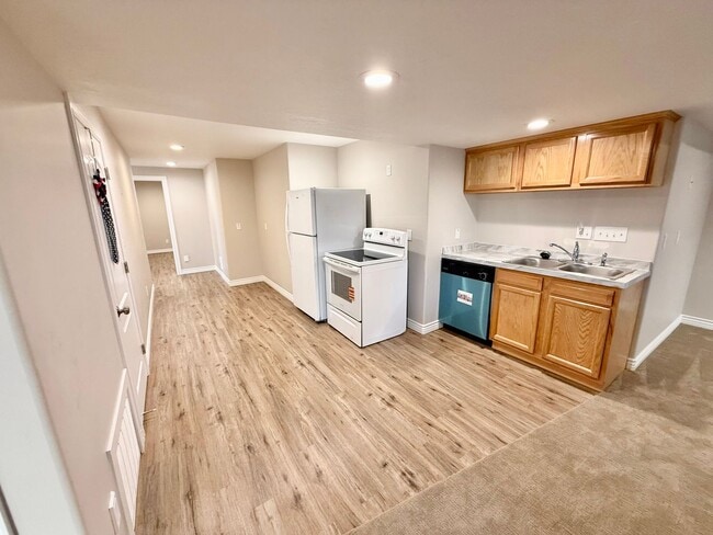 Building Photo - 5629 Far Vista Dr