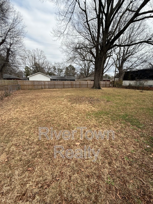 Building Photo - 4867 Dianne Dr