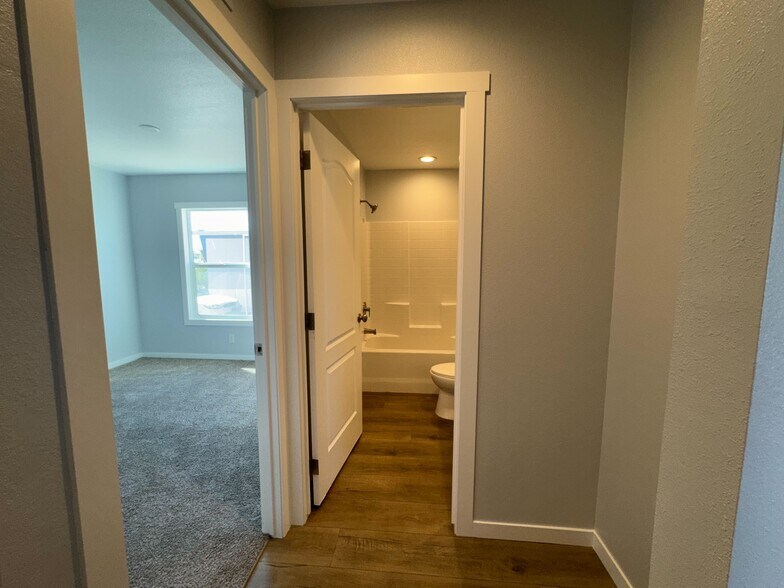 Building Photo - 2627 S Lamb Blvd