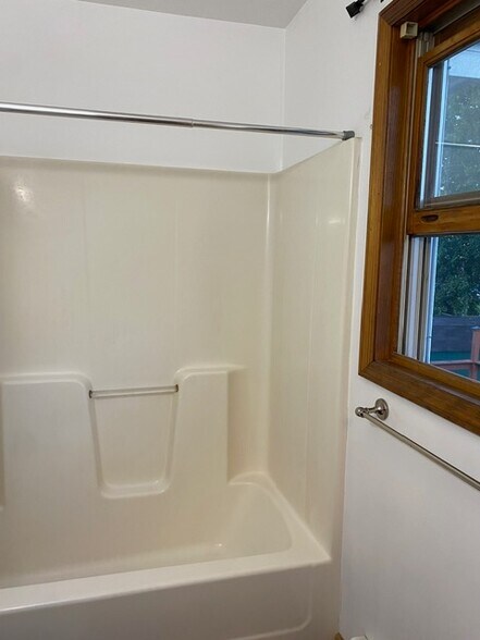 Building Photo - 2 S Franklin St