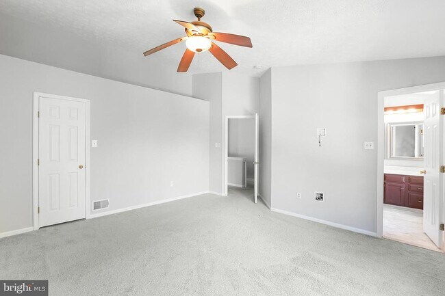 Building Photo - 5040 Southern Star Terrace