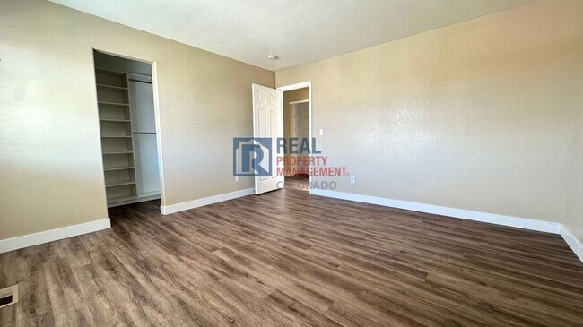 Building Photo - 5440 Perth St