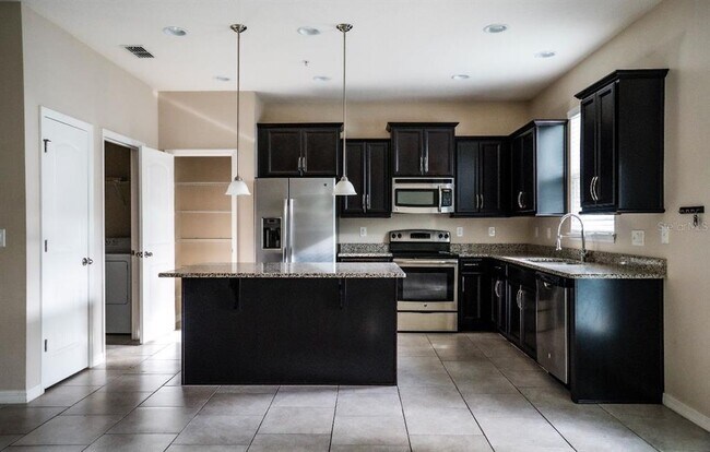 Building Photo - 1578 Softshell St