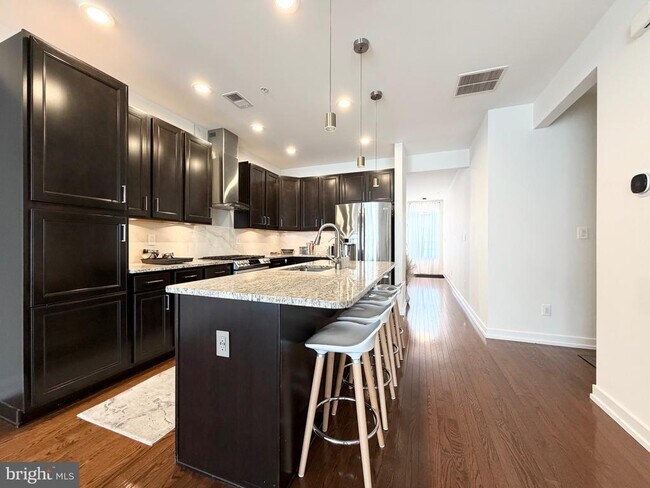 Building Photo - 308 Roarks Trail