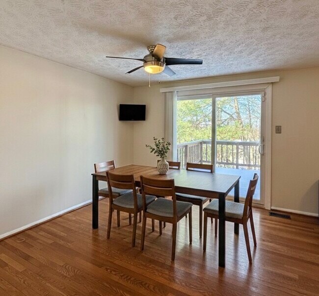 Building Photo - 8152 Mandan Terrace