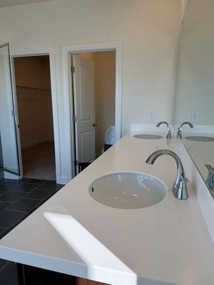 Building Photo - 1122 Winding Br Dr