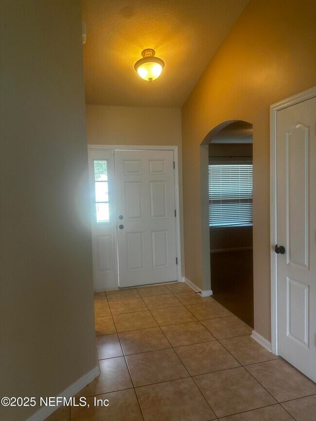 Building Photo - 45157 Ingleham Cir