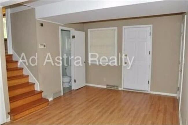 Building Photo - Beautiful North Johnson County Home-Available NOW!!