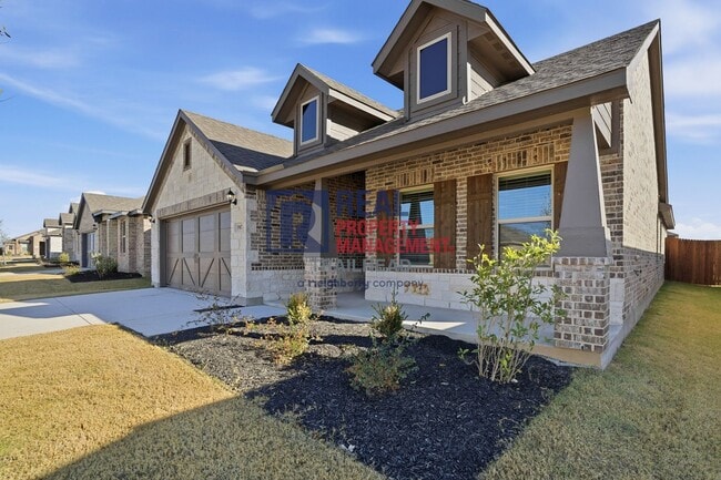 Building Photo - Inviting 3-Bedroom Home with Covered Patio