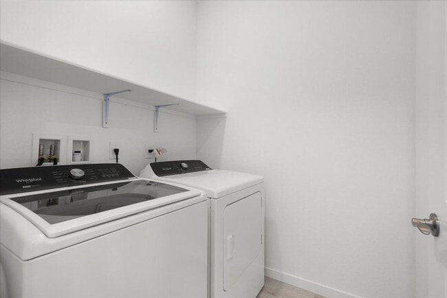 Building Photo - Brand New Luxury Modern 3 Bedroom Home in Summerlin