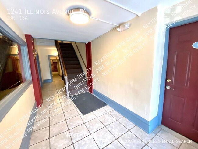 Building Photo - Dormont 1 Bedroom with heat included. Octo...
