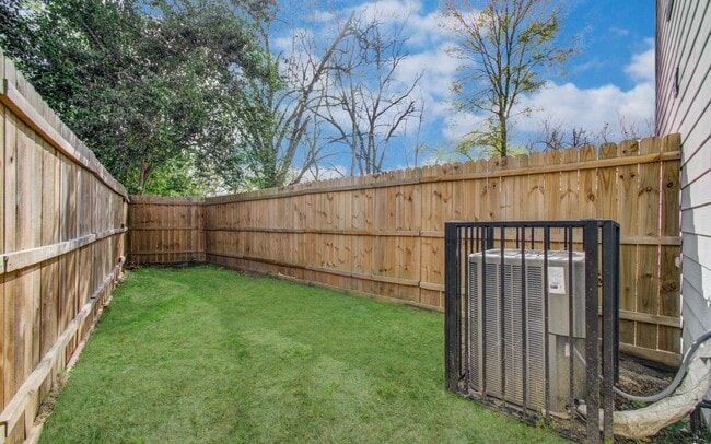 Building Photo - 4616 Shreveport Blvd