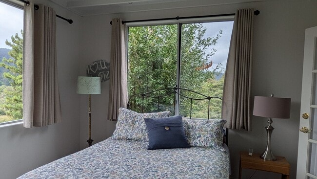 Building Photo - Furnished Mountain Oasis in Felton!