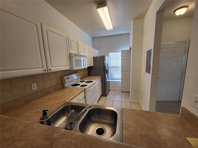 Building Photo - 4961 NW 43rd Ave