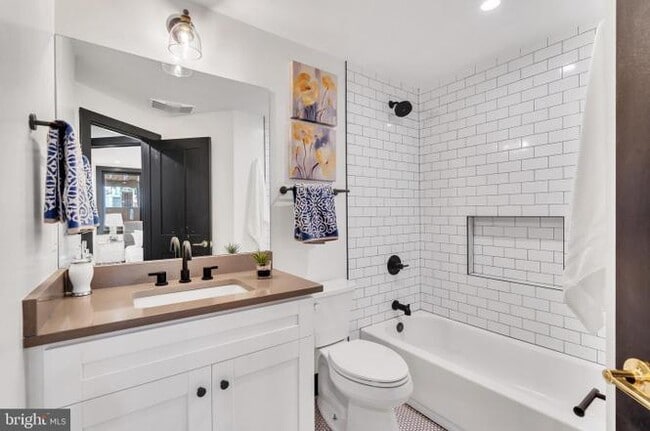 Building Photo - 39 V St NW