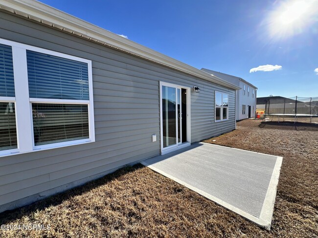 Building Photo - 8219 E Highcroft Dr NE