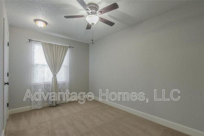 Building Photo - 13024 S Trenton St