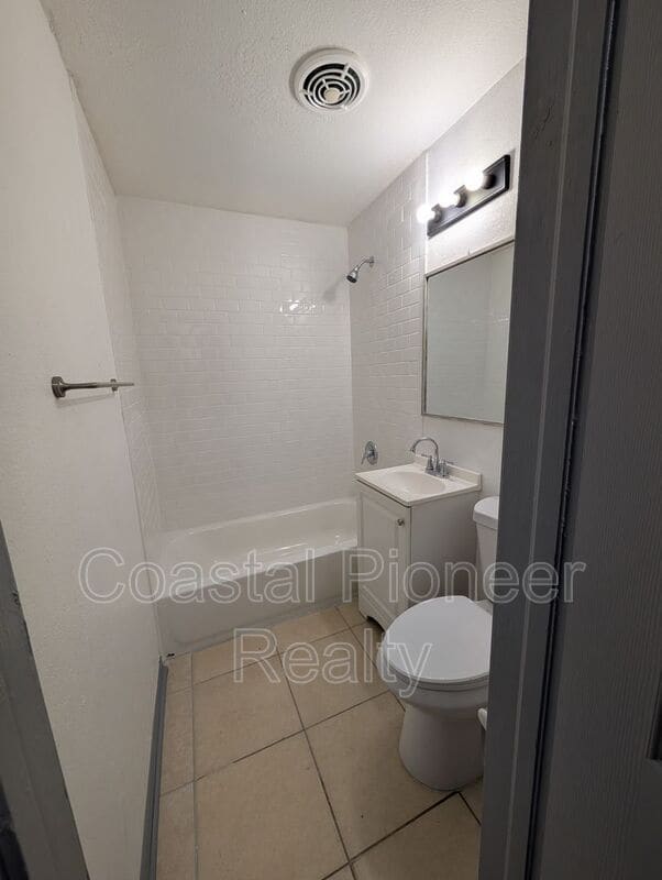 Building Photo - 3721 N Whittier St