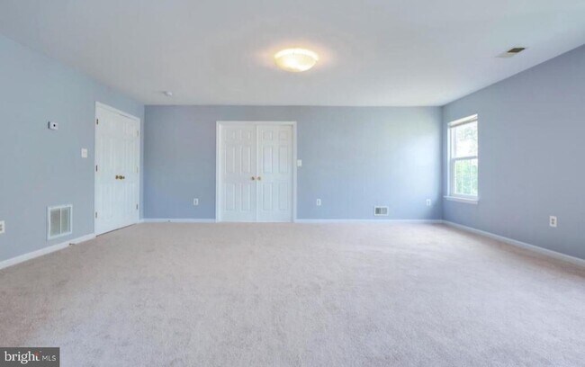 Building Photo - 8464 Hessian Hill Ct