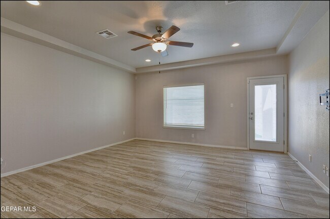 Building Photo - 221 Jennice Cir