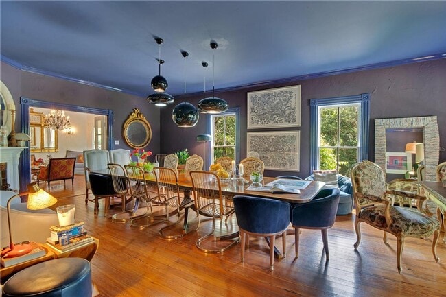 Building Photo - Queen Anne Victorian Estate