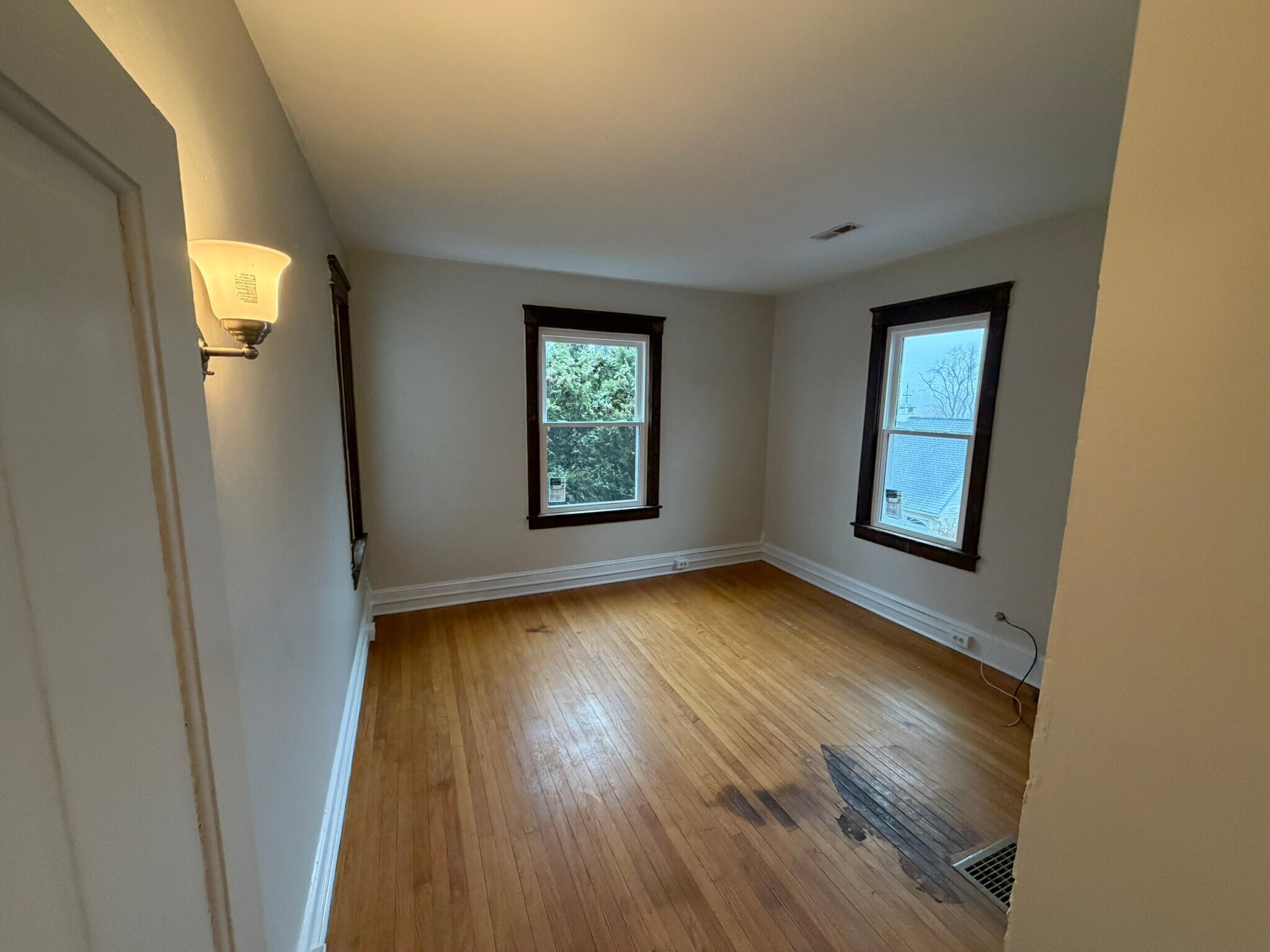 Building Photo - 2320 Rock Spring Rd