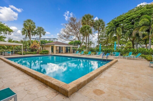 Building Photo - 3095 N Course Dr