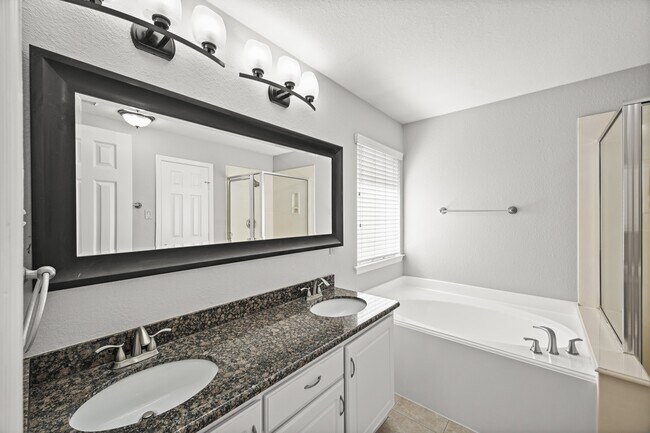 Building Photo - 14614 Hazy Ridge Ln