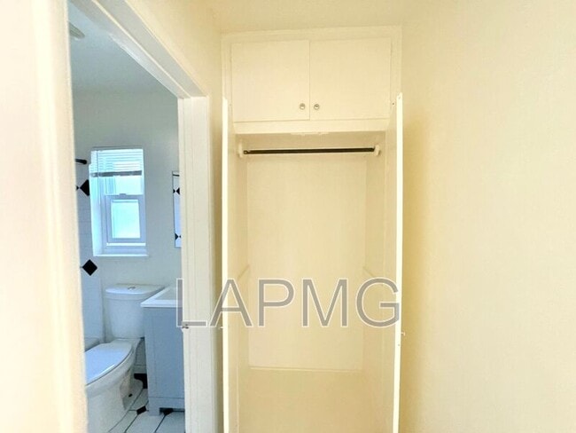 Building Photo - 4308-4308 City Terrace Dr