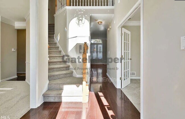 Building Photo - 115 Hidden Lake Dr