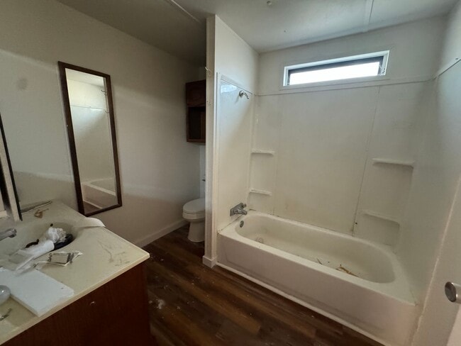 Building Photo - Winston 2 bedroom with large shop