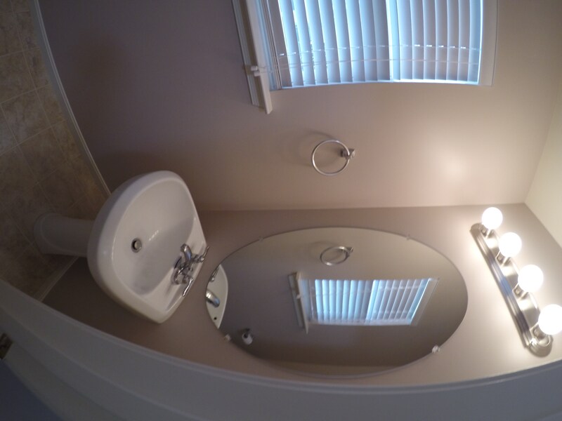 Building Photo - 2123 Quail Hollow Dr