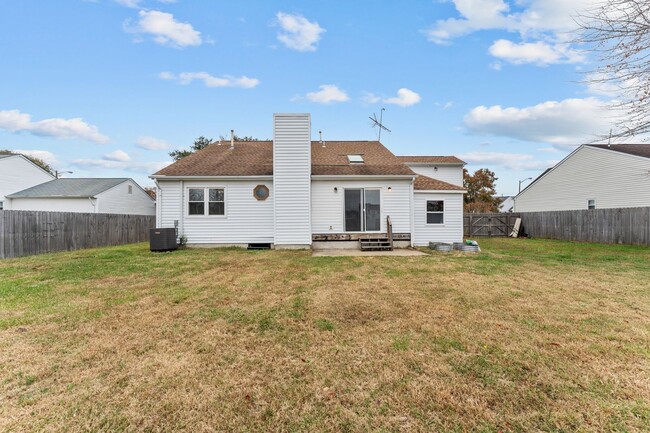 Building Photo - Radiant ranch-style home in Chesapeake!