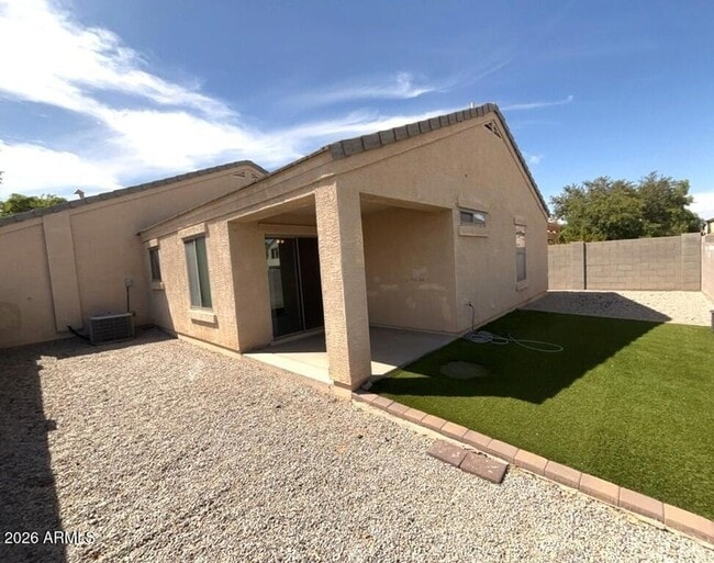Building Photo - 7123 N 72nd Dr
