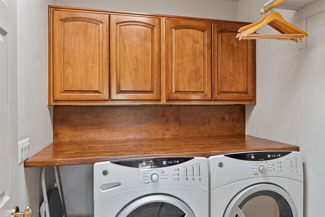 Building Photo - 160 Arroyo Seco Dr