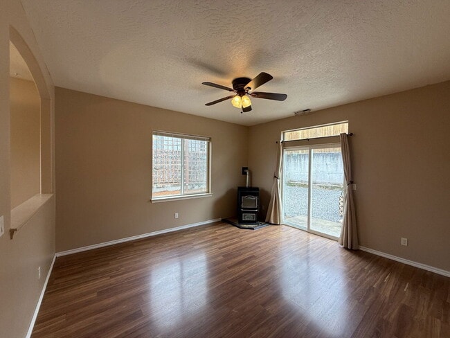 Building Photo - 1631 S 59th St