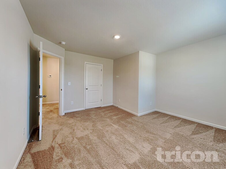 Building Photo - 165 Parkers Gate Dr