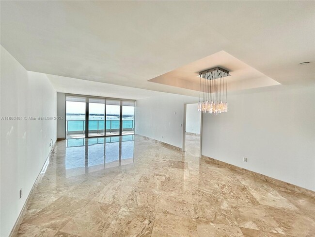 Building Photo - 1331 Brickell Bay Dr