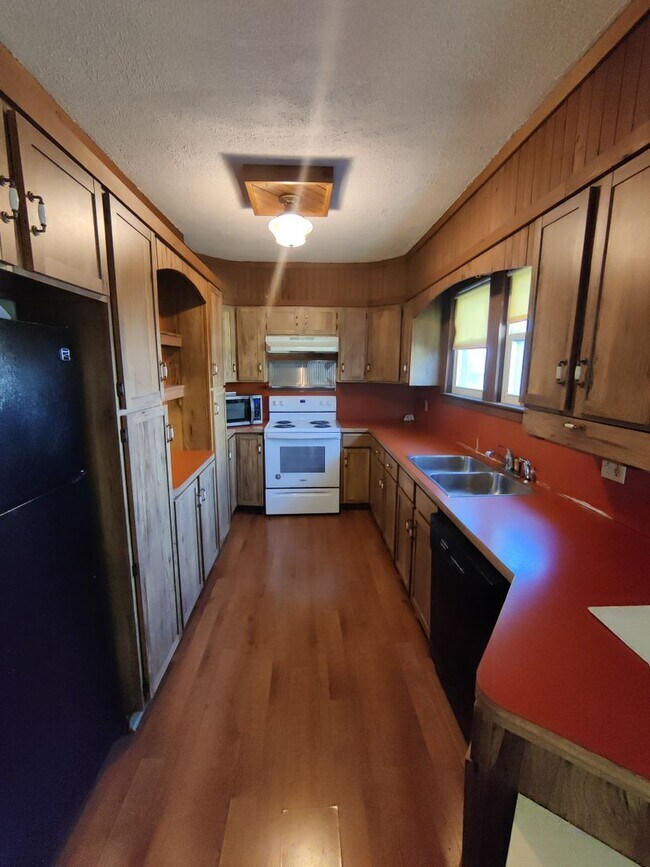 Building Photo - 638-638 Washington Ave