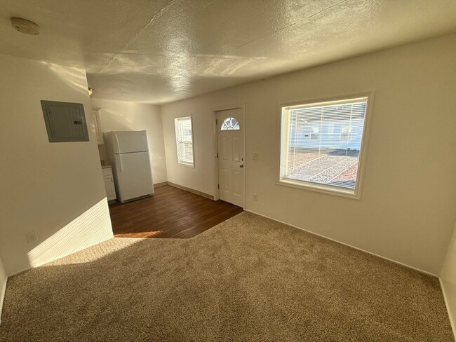 Building Photo - 1350 12th St SE