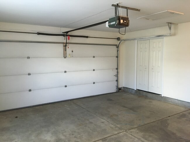 Building Photo - MFI Single Family, Heather Road