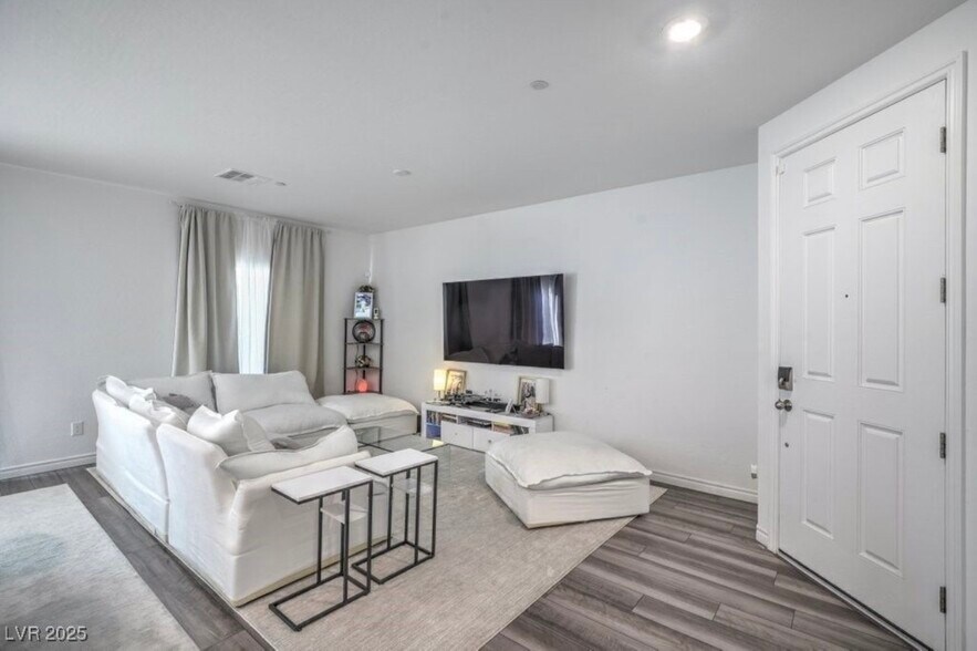 Building Photo - 7318 N Decatur Blvd