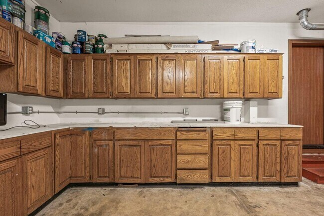 Building Photo - Updated and Spacious 3 Bed Yelm Rental!